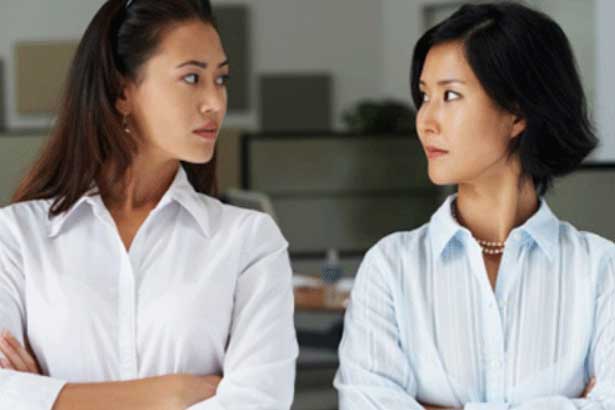 Rạn nứt hôn nhân vì người mẹ chồng '2 mặt'