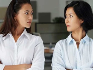 Rạn nứt hôn nhân vì người mẹ chồng '2 mặt'
