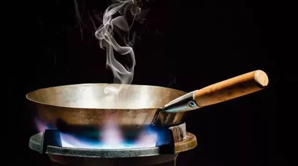 5 sai lầm chí mạng trong việc nấu nướng có thể khiến gia đình bạn mắc ung thư