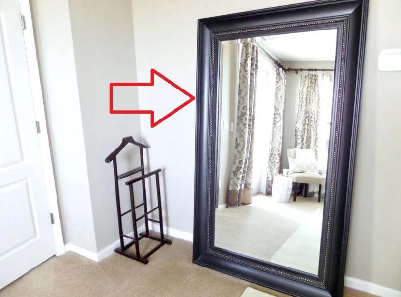 Cổ nhân dặn dò: Trước nhà có 2 thứ này nợ nần kéo tới, tài lộc khánh kiệt, đó là gì?