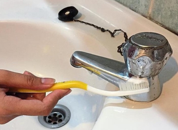 Nh&#x1EEF;ng m&#x1EB9;o v&#x1EB7;t l&#xE0;m s&#x1EA1;ch nhanh ch&#xF3;ng v&#xF2;i r&#x1EED;a, v&#xF2;i t&#x1EAF;m s&#x1EA1;ch bong s&#xE1;ng b&#xF3;ng