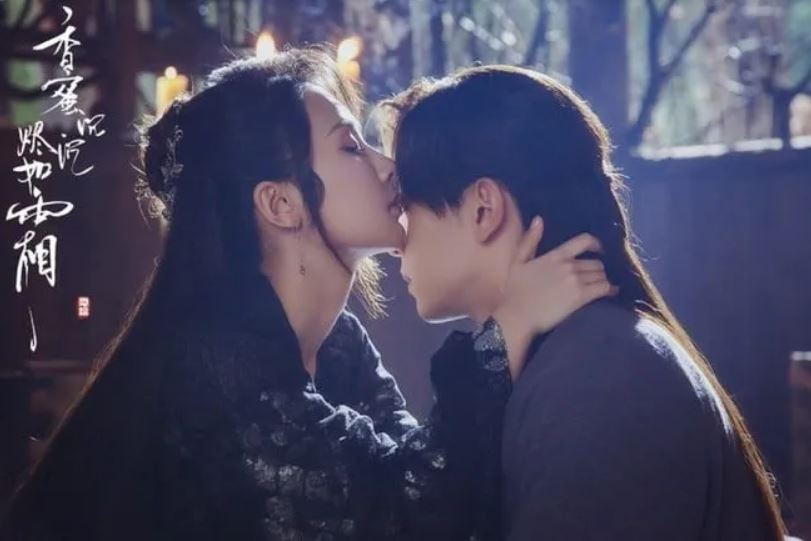 Không có kem đánh răng, răng dễ ố vàng, hơi thở có mùi, người xưa hôn có khó chịu hay không?