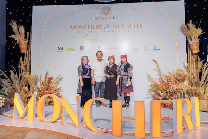 "Mocheri in Mucacha" dẫn đầu xu hướng thời trang sinh thái.