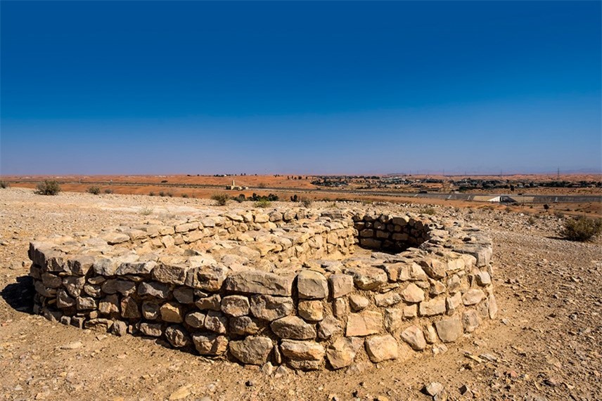 Khám phá kỳ quan cổ đại ở sa mạc Ả Rập