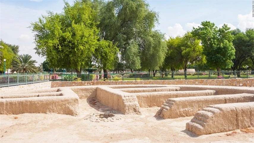 Công viên khảo cổ Hili: Có niên đại từ thời kỳ đồ đồng, đây là nơi có bộ sưu tập lăng mộ và công trình kiến ​​trúc lớn nhất UAE từ thời kỳ này. Ảnh: CNN.