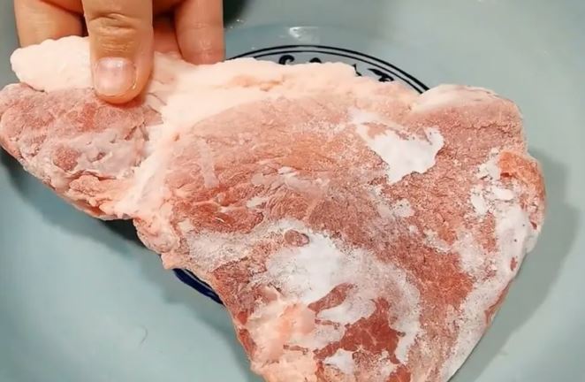 Mẹo khử mùi hôi của thịt đông lạnh cực đơn giản: Khử hết mùi hôi tanh, thịt lại tươi như mới