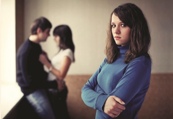 Tôi sốc nặng vì chồng ngoại tình với osin kém sắc