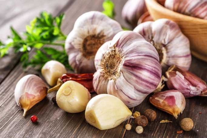 Những sai lầm khi ăn tỏi khiến 'thần dược' trở thành 'độc dược'
