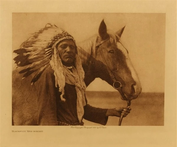 Bộ ảnh cuộc sống "tôn thờ thiên nhiên" của người da đỏ cách đây hơn 100 năm 1