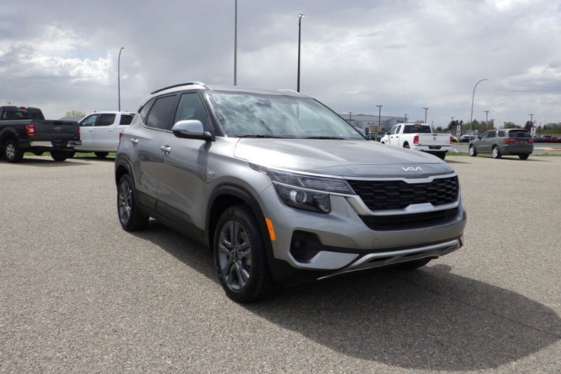 Top 10 xe hơi AWD rẻ nhất năm 2023