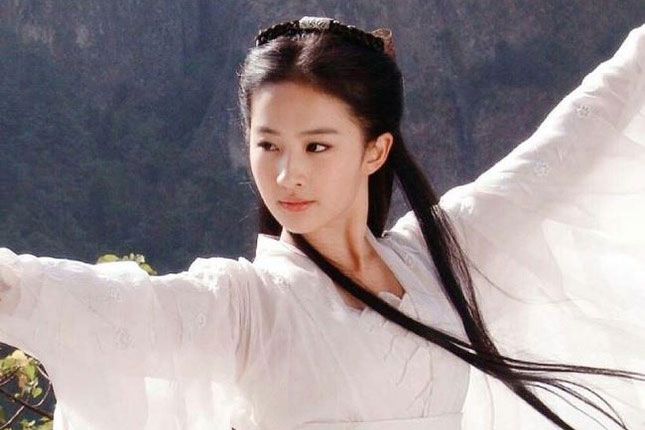 Đi tìm Tiểu Long Nữ kiều diễm nhất: Lý Nhược Đồng, Lưu Diệc Phi hay Angelababy?