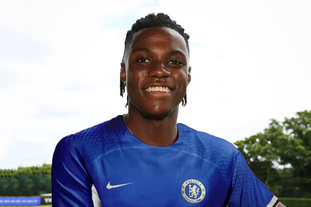 Hé lộ mức giá cao ngất ngưởng mà Chelsea phải chi ra để mua Romao Lavia