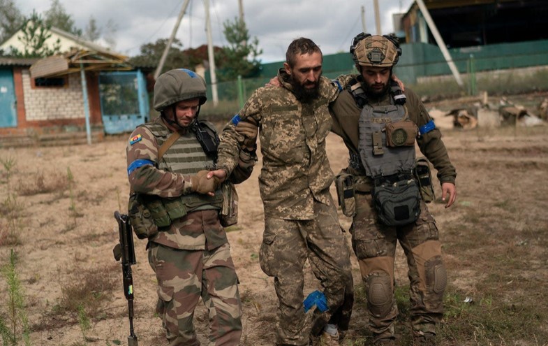 Ukraine sơ tán lính bị thương bằng phương pháp chưa từng thấy