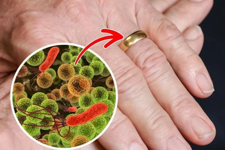 Tại sao bạn nên tháo trang sức ra trước khi đi ngủ: Lợi ích tuyệt vời ai cũng cần?