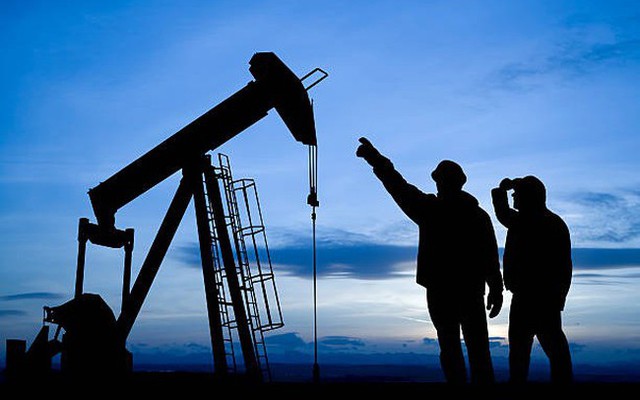 Giá dầu nới rộng đà giảm