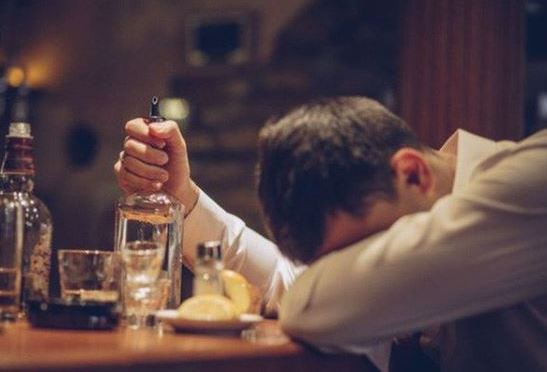 Những ‘tuyệt kỹ’ giúp làm giảm cơn say rượu, các quý ông cần nhớ