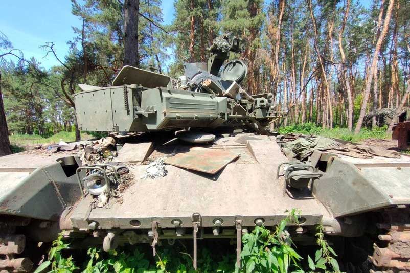 Bất ngờ với 'nghĩa địa' có xe tăng T-90M Proryv 