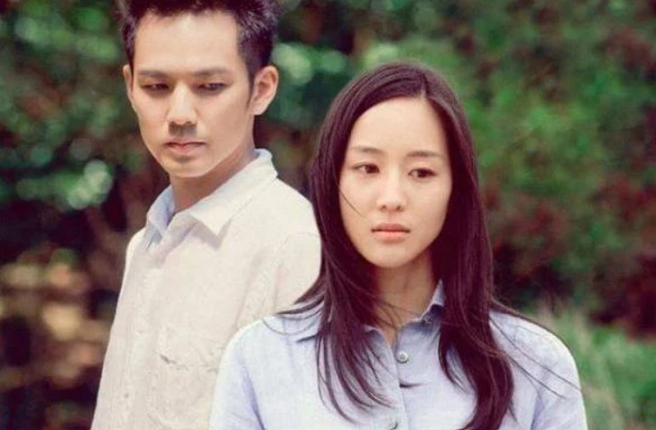 Chồng sắp cưới đưa tôi đi ăn cùng nhóm bạn thân, vừa nâng ly xong bạn anh ấy đã hỏi thẳng một điều chua chát