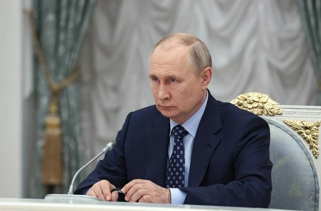 Ông Putin tới sở chỉ huy chiến dịch quân sự Ukraine