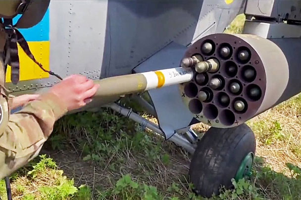 Mi-24 Ukraine thêm uy lực khi trang bị ống phóng rocket của Mỹ