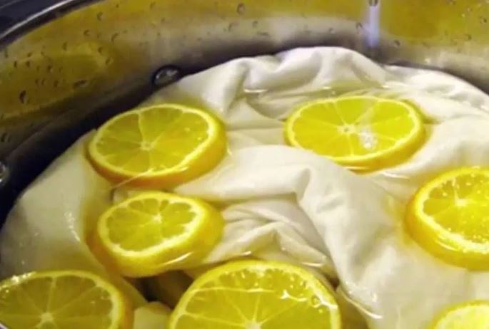 Giặt quần áo đừng chỉ cho bột giặt: Cho những thứ này vào, quần áo bẩn đến đâu cũng sạch như mới