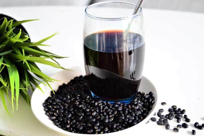 Những lợi ích tuyệt vời và thời điểm uống nước đậu đen rang giúp thu lợi gấp đôi