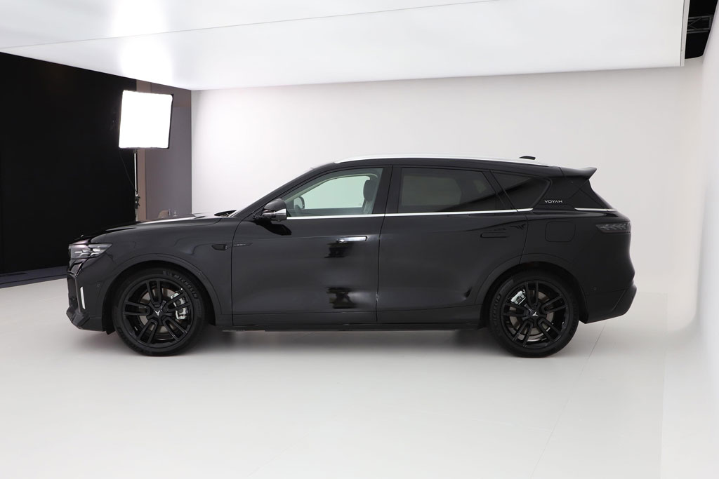 SUV đẹp long lanh, công suất 480 mã lực, giá 859 triệu đồng