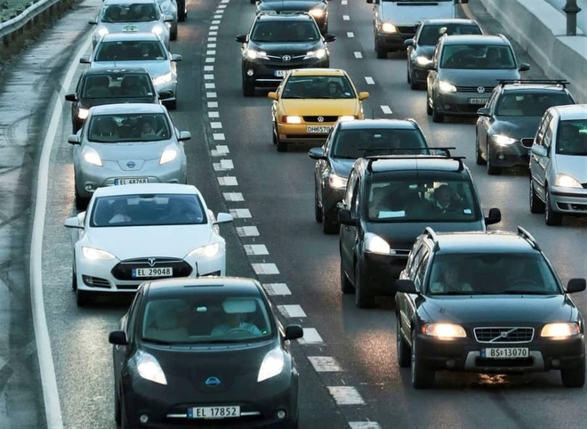 Cứ 5 ô tô bán ra trên toàn cầu lại có 1 chiếc xe điện - ngày BYD, Tesla phủ kín trên đường đã gần ngay trước mặt