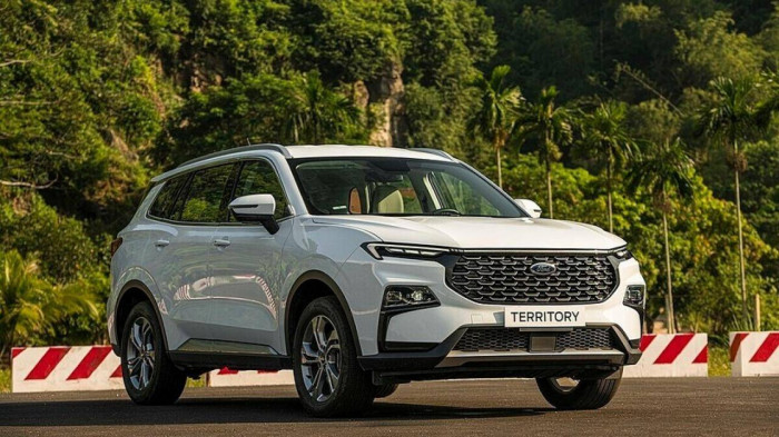 Giá lăn bánh Ford Territory tháng 8/2023: Giảm 73 triệu đồng