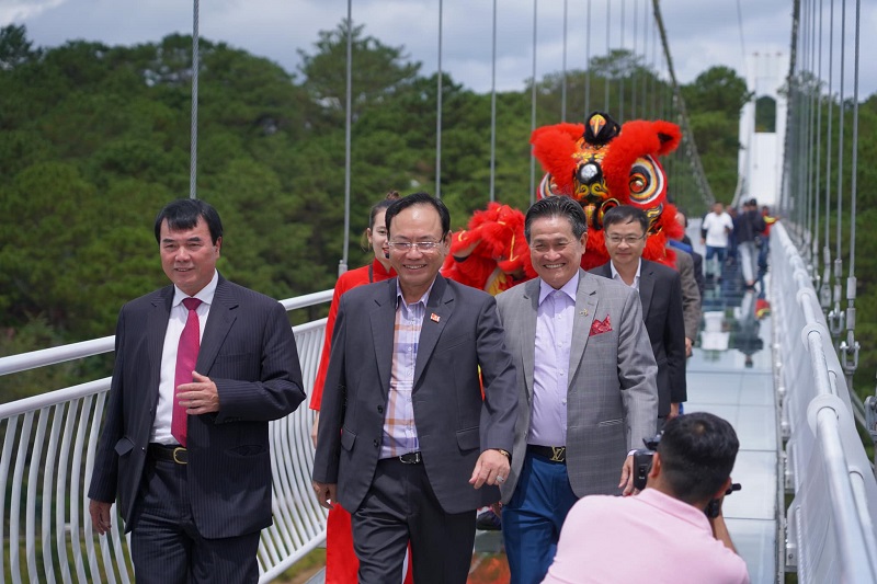 Cầu kính 7D đầu tiên tại Đà Lạt có gì đặc biệt?