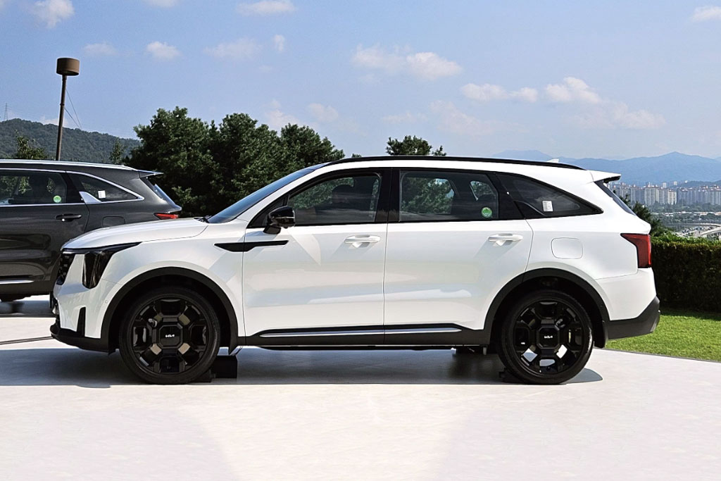 Chi tiết Kia Sorento 2024 vừa ra mắt: Thiết kế ấn tượng, nâng cấp trang bị, giá hơn 600 triệu