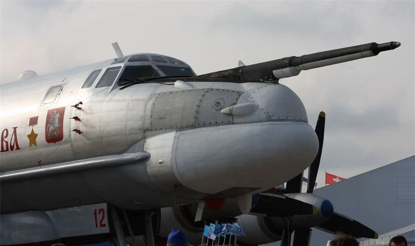 Nga tăng tốc nâng cấp oanh tạc cơ Tu-95MS lên chuẩn Tu-95MSM ảnh 1