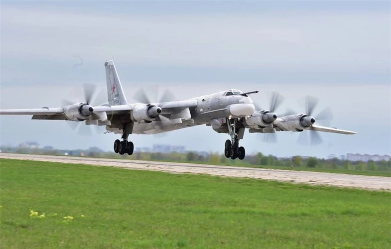 Nga tăng tốc nâng cấp oanh tạc cơ Tu-95MS lên chuẩn Tu-95MSM ảnh 4