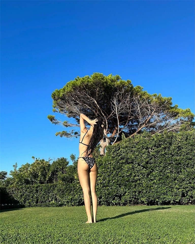 Lisa (BlackPink) xả loạt ảnh bikini ảnh 6