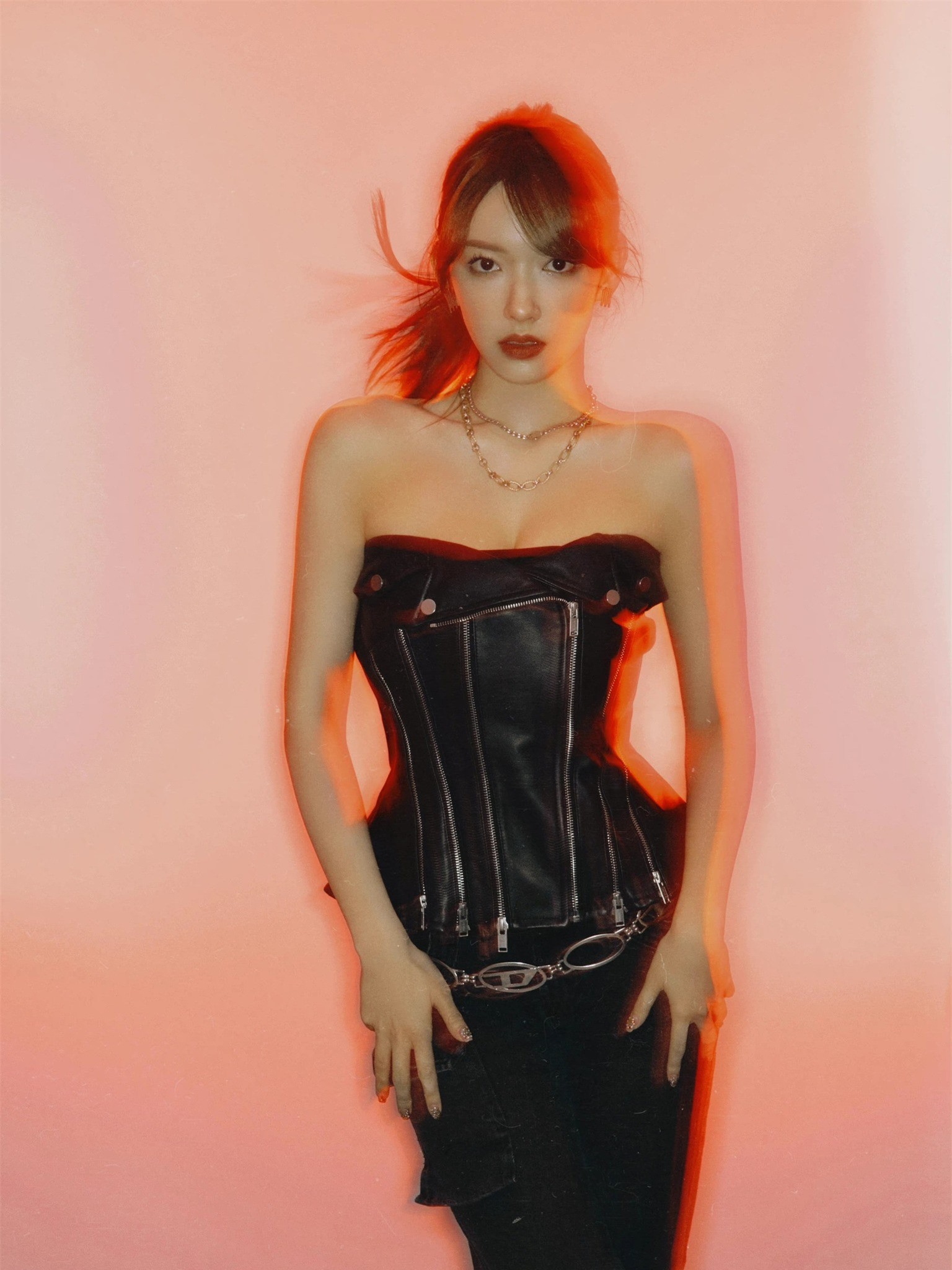 Nhan sắc nữ diễn viên 25 tuổi bị đưa tin là nhân tình của Lương Triều Vỹ ảnh 19