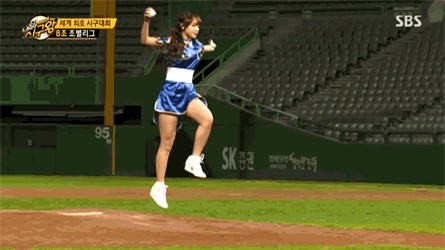 Nhan sắc nữ diễn viên 25 tuổi bị đưa tin là nhân tình của Lương Triều Vỹ ảnh 8