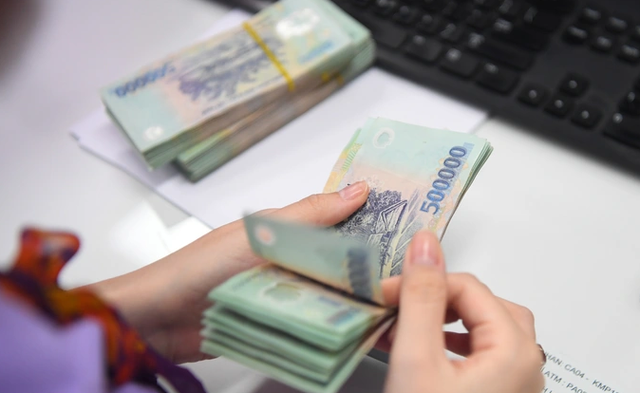 "Sóng" giảm lãi suất lan rộng