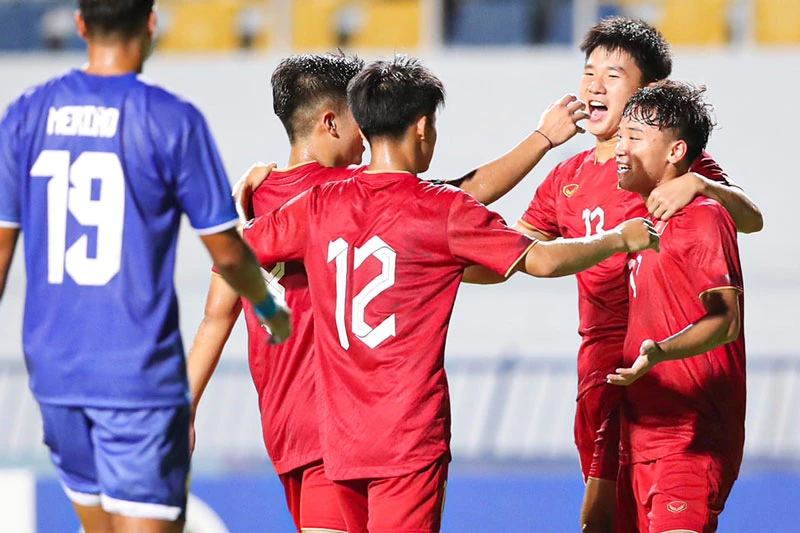 U23 Việt Nam gặp U23 Malaysia ở bán kết.