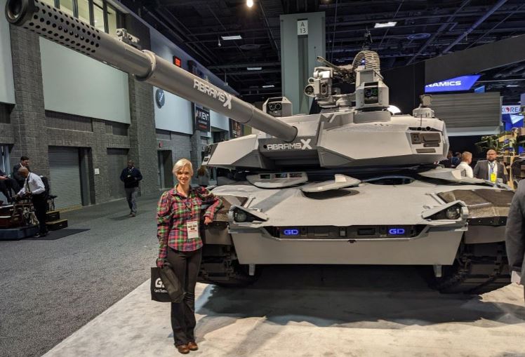 Xe tăng AbramsX trở thành 'kẻ săn mồi đỉnh cao'