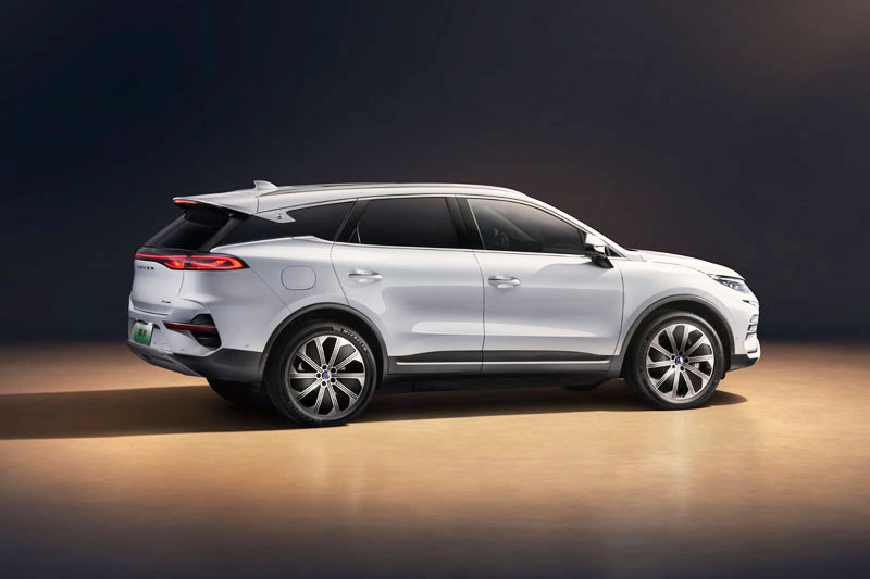 SUV công suất 482 mã lực, siêu tiết kiệm xăng, giá hơn 1 tỷ đồng