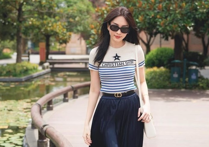 Hoa hậu Đặng Thu Thảo bị nhắc nhở một điều khi diện set đồ hiệu