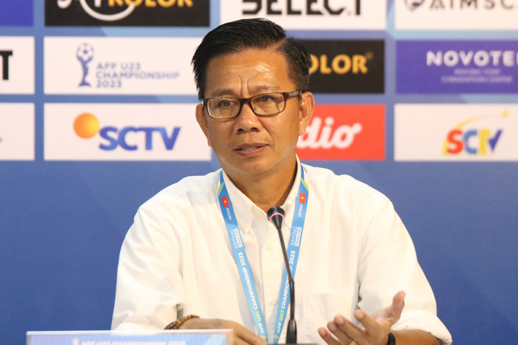 HLV Hoàng Anh Tuấn nói gì trước màn đọ sức với U23 Malaysia?