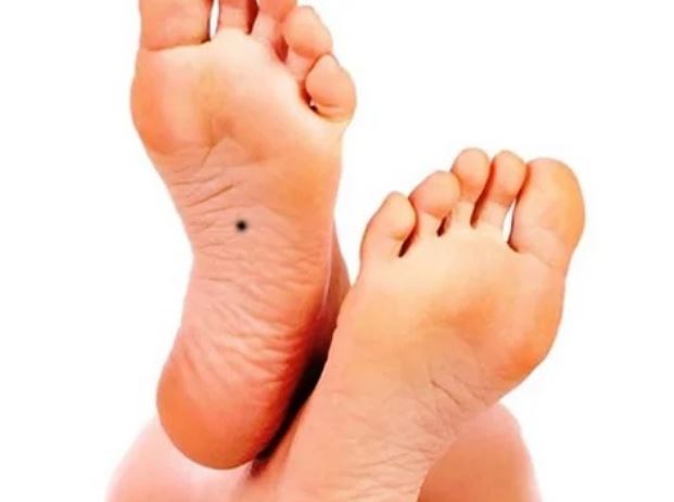 Bàn chân có 4 dấu hiệu này, dù là nam hay nữ đều hưởng phúc khí sâu dày, có số giàu sang phú quý