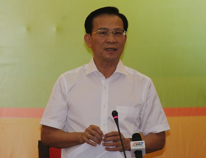 Ông Hồ Văn Mười - Chủ tịch UBND tỉnh Đắk Nông, thảo luận tại hội nghị.