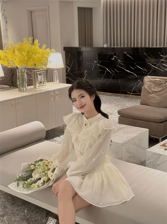 Nữ chính phim Việt giờ vàng ghi điểm với style sành điệu, tủ đồ toàn váy áo local brand giá bình dân 