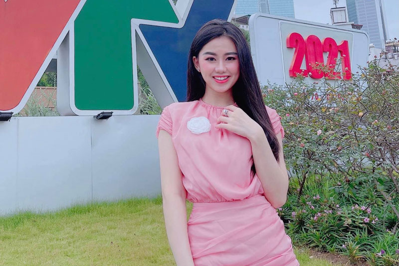 Ngắm nhan sắc ngọt ngào của nữ MC/BTV VTV