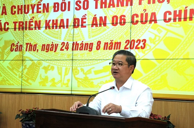 Chủ tịch UBND TP Cần Thơ Trần Việt Trường nhấn mạnh ý nghĩa, tầm quan trọng của CĐS trong phát triển kinh tế xã hội của thành phố.
