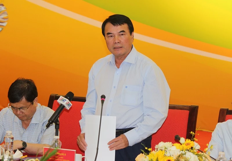 Ông Phạm S - Phó Chủ tịch UBND tỉnh Lâm Đồng, phát biểu tại hội nghị.