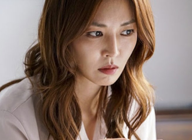 Sau ly h&#xF4;n, t&#xF4;i l&#xE0;m quen m&#x1ED9;t ng&#x1B0;&#x1EDD;i &#x111;&#xE0;n &#xF4;ng kh&#xE1;c nh&#x1B0;ng b&#x1EA5;t ng&#x1EDD; t&#x1ED9;t &#x111;&#x1ED9; khi ph&#xE1;t hi&#x1EC7;n t&#x1EDD; gi&#x1EA5;y trong v&#xED; g&#xE3;