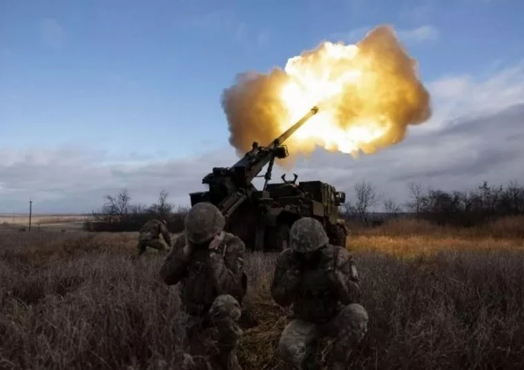 Ukraine khai hỏa lựu pháo tự hành CAESAR ở phía Đông Ukraine. Ảnh: AFP.